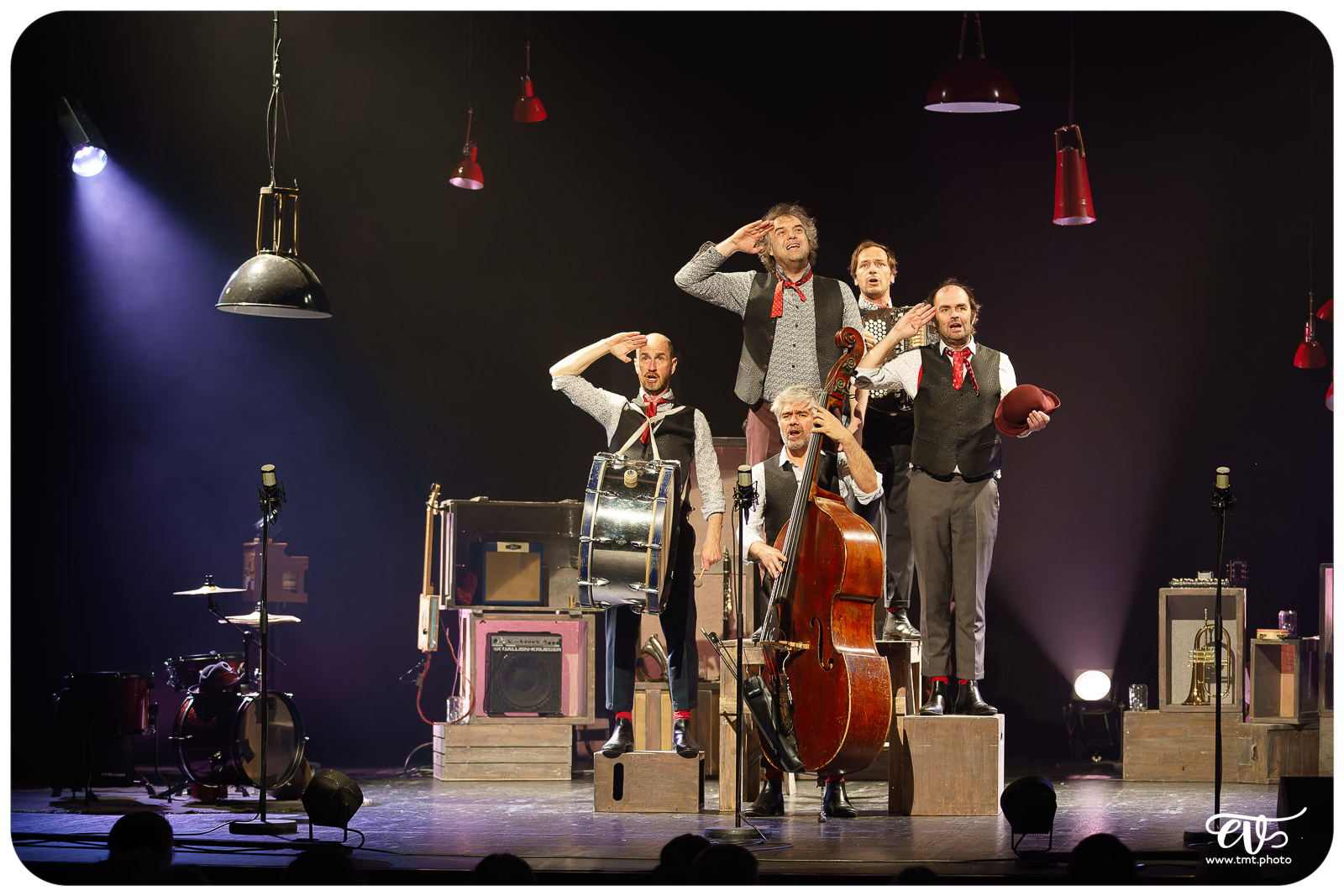 NOS COURSES FOLLES - LES FOUTEURS DE JOIE